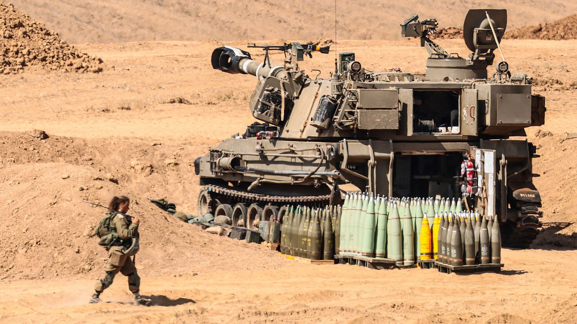 Το Ισραήλ ξεμένει από βλήματα των 155 χλστ. – Ζητά πάνω από 60.000 από τα αποθέματα του αμερικανικού  Στρατού