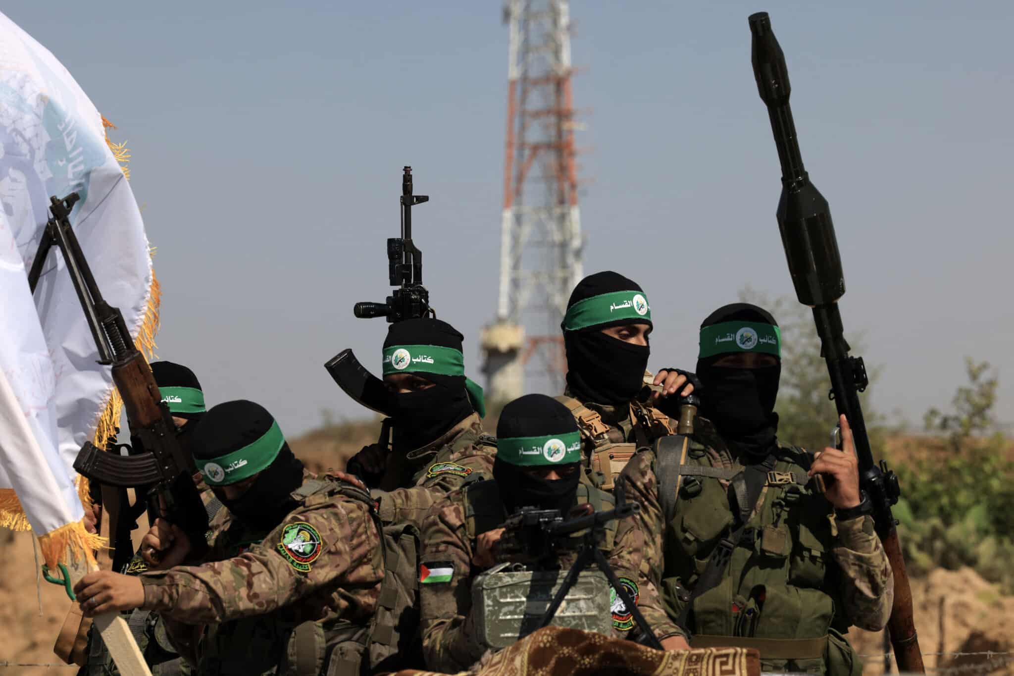 Βίντεο: Μαχητής της Χαμάς ανατινάζει ισραηλινό τεθωρακισμένο όχημα με έναν στρατιώτη στην κορυφή του