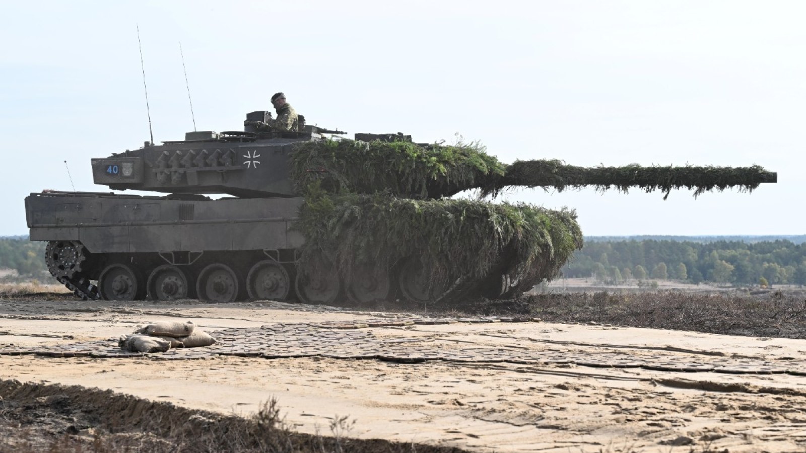 Γερμανός βουλευτής για τα Leopard 2 που έδωσαν στην Ουκρανία: «Μόνο ένας μικρός αριθμός από αυτά είναι λειτουργικά»