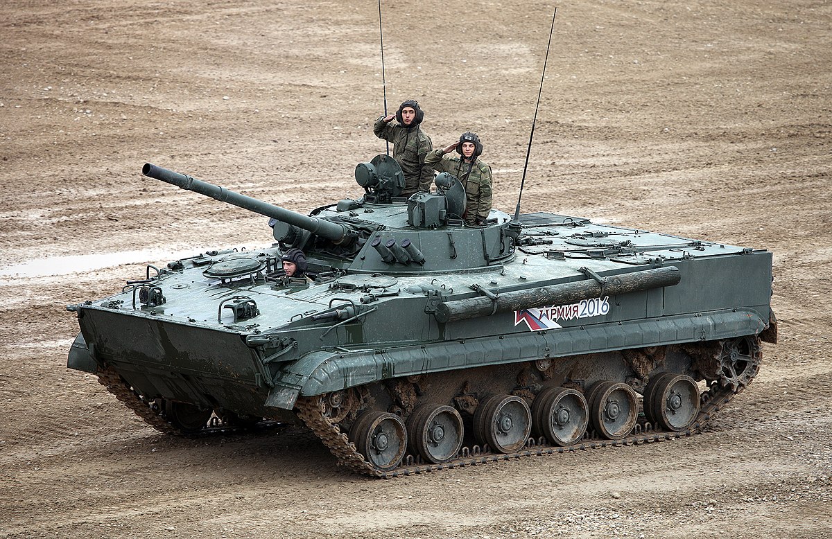 Αλλάζει η μορφή του πολέμου: Το ρομποτικό ΤΟΜΑ BMP-3 Sinitsa στέλνει η Ρωσία στην ανατ. Ουκρανία (βίντεο)