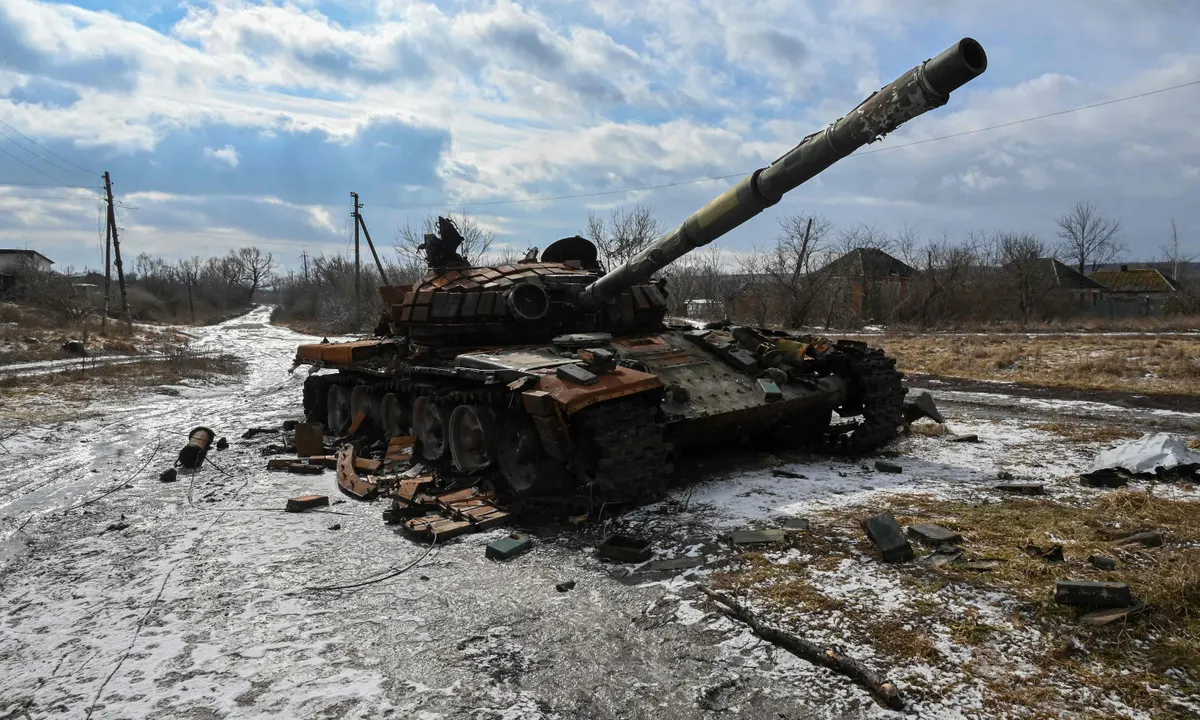 Βίντεο: Ολοσχερής καταστροφή ρωσικού BMP-3 και T-72B3 από επιθέσεις ουκρανικών drones