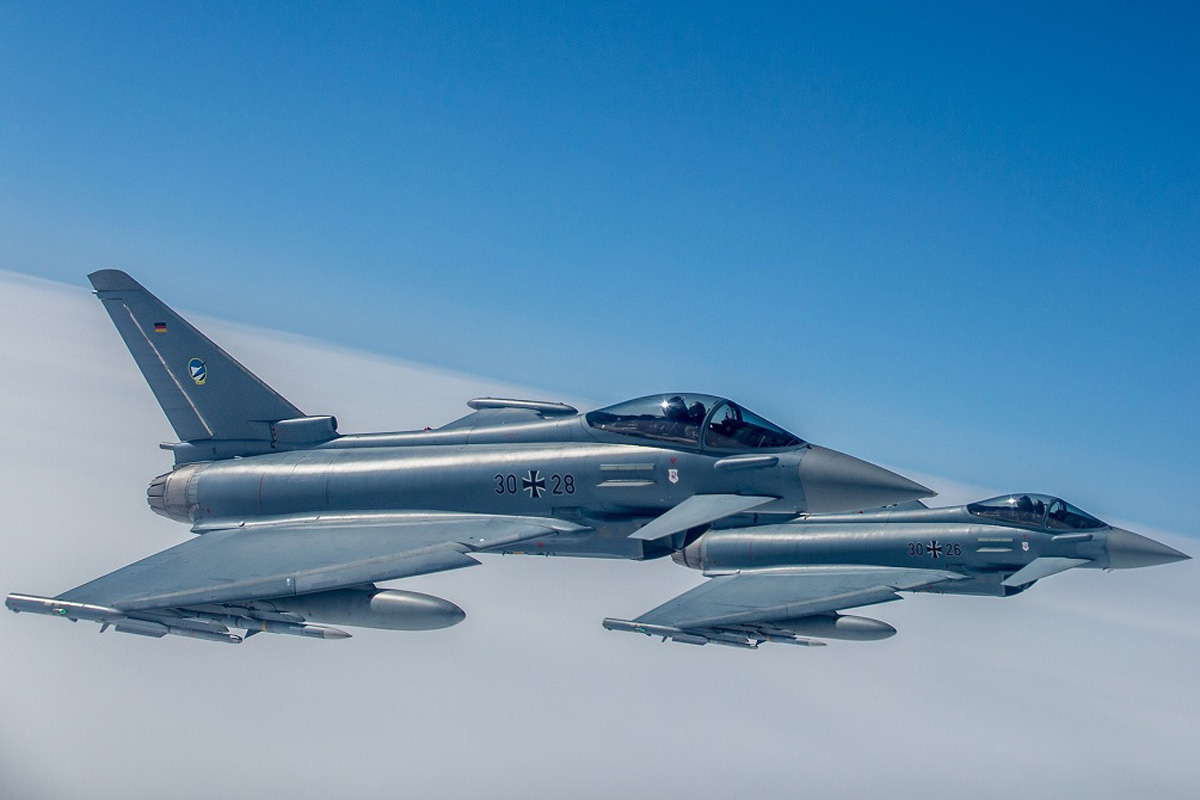 Β.Ζελένσκι: Υπό τη συνοδεία γερμανικών Eurofighter πέταξε  για Γαλλία
