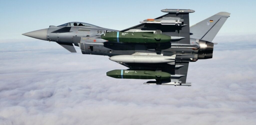 Ρωσία: «Η ΕΕ είναι έτοιμη να στείλει στην Ουκρανία όπλα μεγάλου βεληνεκούς για να κτυπήσουν τη Μόσχα»