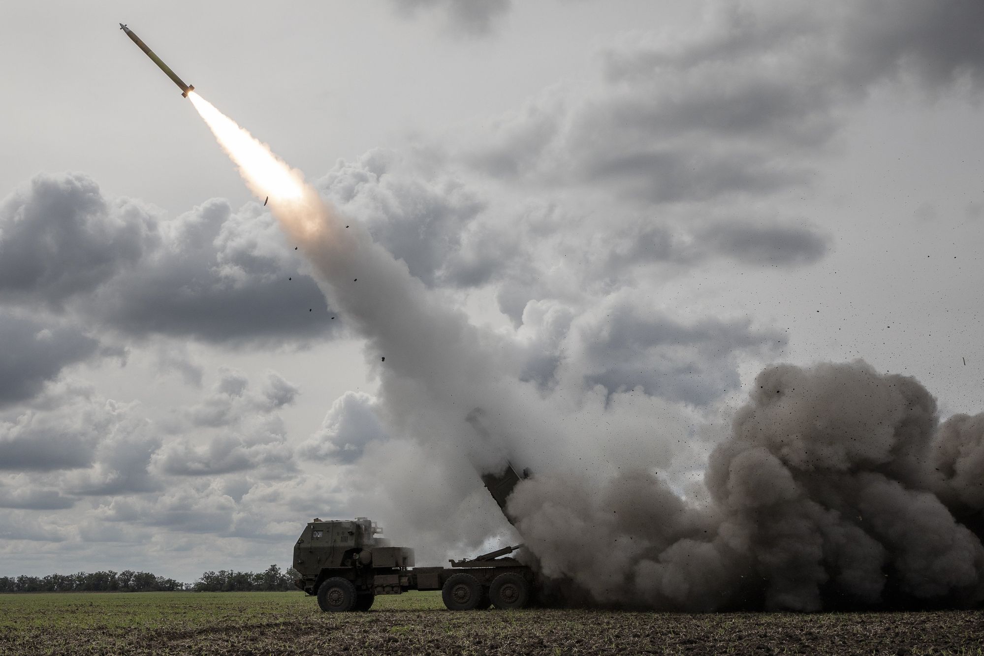 Bίντεο: Ρωσικός πύραυλος Iskander καταστρέφει ολοσχερώς ουκρανικό HIMARS στο Ντονέτσκ! – Διέλυσαν άλλο ένα και στην Χερσώνα