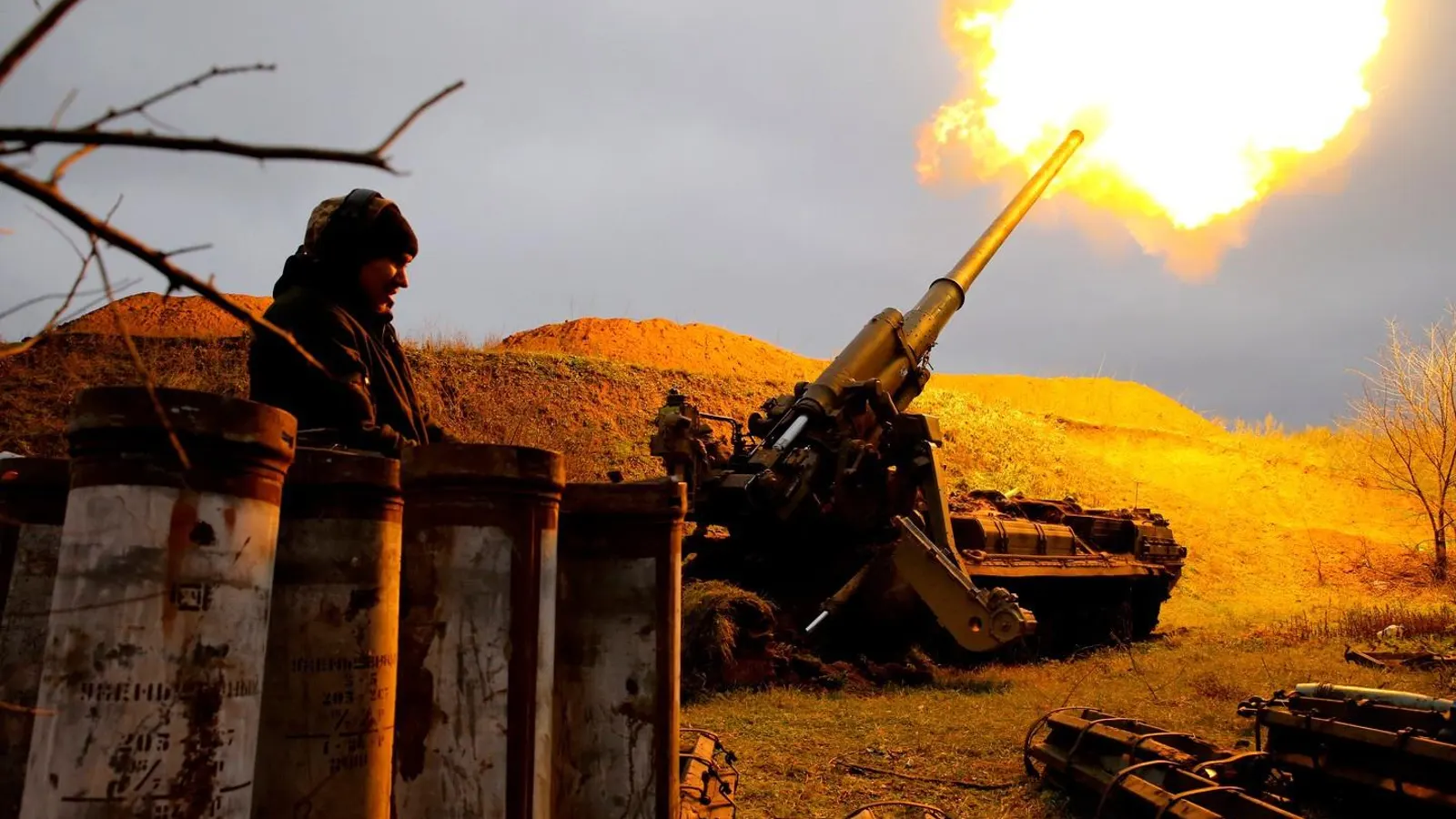 Οι Ρώσοι «σφυροκοπούν» το ανατολικό Τσάσιβ Γιαρ: Η ουκρανική αμυντική διάταξη απειλείται με κατάρρευση (βίντεο)