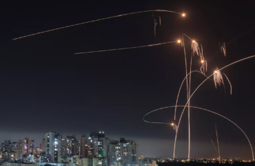 Τα συστήματα αεράμυνας του Ισραήλ που αναχαίτιζαν τα ιρανικά drone και πυραύλους (βίντεο)