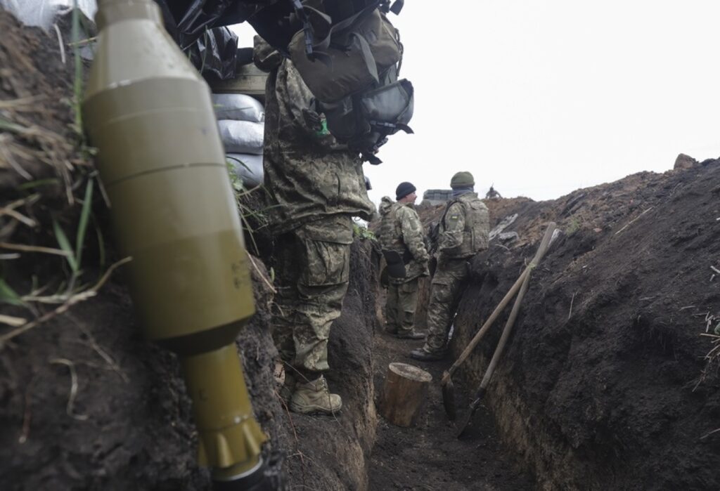 Πρωθυπουργός Τσεχίας Πετρ Φιάλα: «Είκοσι χώρες θα αγοράσουν εκτός Ευρώπης 500.000 οβίδες για τον Στρατό της Ουκρανίας»