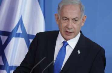 Το Ισραήλ κάνει προσωρινά «πίσω» και «παγώνει» τα αντίποινα κατά του Ιράν