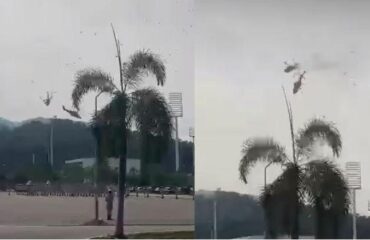 Βίντεο: Δύο ελικόπτερα στην Μαλαισία συγκρούονται στον αέρα και συντρίβονται στο έδαφος