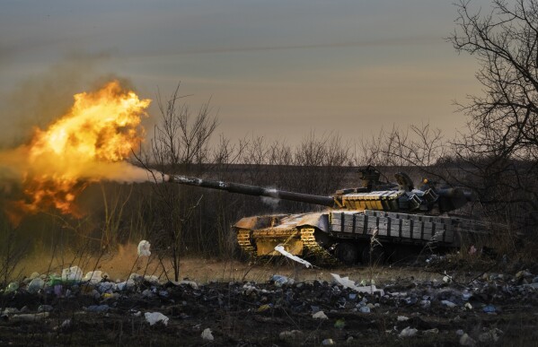 Οι Ουκρανοί προσπαθούν να δημιουργήσουν νέα γραμμή άμυνας δυτικά της Αβντιίβκα: Οι Ρώσοι «τρέχουν» για να τους προλάβουν