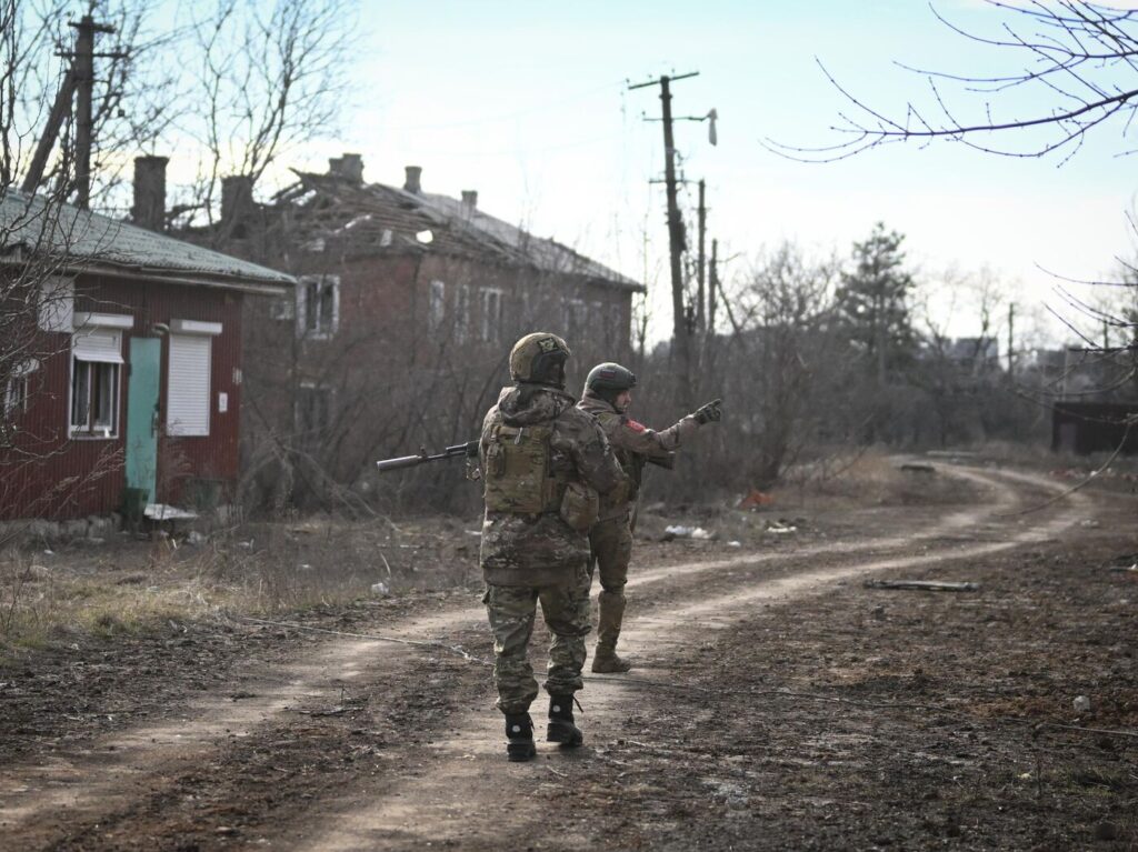 Οτσερετίνο: Οι Ουκρανοί αποχωρούν ατάκτως εγκαταλείποντας τους στρατιώτες τους (βίντεο)