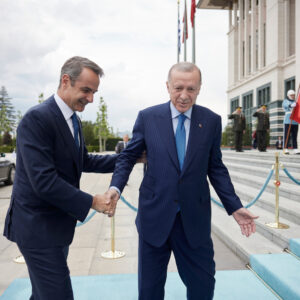 «Ελλάδα-κράτος Βισύ»! – Ο Κ.Μητσοτάκης διαπραγματεύεται στην Άγκυρα όπως ο Πετέν μια «έντιμη ειρήνη» και παραχωρεί εθνικά δικαιώματα