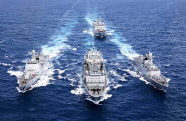 Telegraph: «Η Κίνα δημιούργησε έναν τεράστιο στόλο με πολεμικά και εμπορικά πλοία για να εισβάλει στην Ταϊβάν»