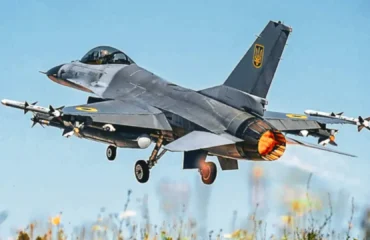 Jelentések orosz Szu-34-esről, amelyet ukrán F-16-os lőtt le Kelet-Ukrajnában