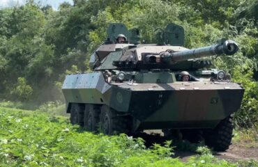 Videó: Orosz UAV eltalált egy ukrán AMX-10P páncélozott személyszállítót Kurszkban
