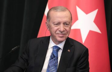 Erdogan a kurdoknak: "Vagy otthagyjátok a fegyvereiteket, vagy velük együtt Szíriában temetnek el"