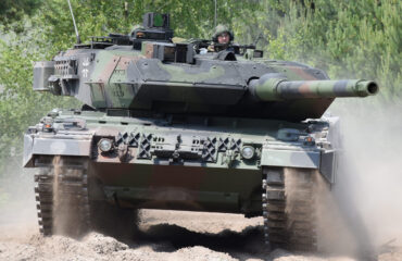 Videó: Két orosz FPV eltalálta az ukrán Leopard 2 páncélozott járművet Kurszkban