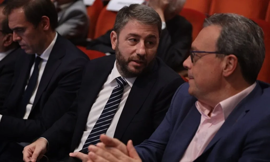 Διαδοχικά… βραδινά τηλεφωνήματα Σ.Φάμελλου σε Ν.Ανδρουλάκη, Ζ.Κωνσταντοπούλου και Α.Χαρίτση για τα Τέμπη