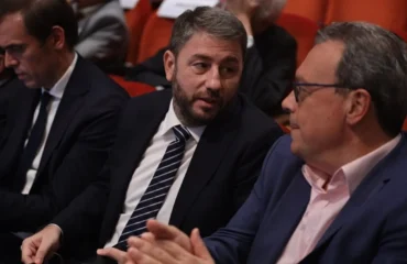 Διαδοχικά… βραδινά τηλεφωνήματα Σ.Φάμελλου σε Ν.Ανδρουλάκη, Ζ.Κωνσταντοπούλου και Α.Χαρίτση για τα Τέμπη