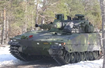 Orosz precíziós légicsapások svéd CV-90-esekre Szverdlikovóban (videó)