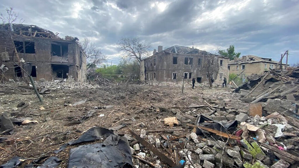 Οι Ρώσοι συνεχίζουν την προέλασή τους δυτικά του Τορέτσκ