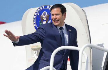 M. Rubio amerikai külügyminiszter repülőgépének szélvédője megrepedt a Németországba tartó repülés során!