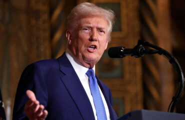 Donald Trump: Bejelentette, hogy V. Zelenszkij pénteken az Egyesült Államokba utazik, hogy aláírjon egy "nagy megállapodást"