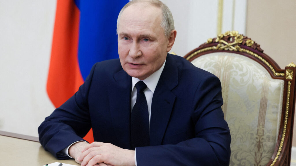 Επίσκεψη του Β.Πούτιν στο κέντρο ελέγχου των ρωσικών δυνάμεων στο Κουρσκ (βίντεο)