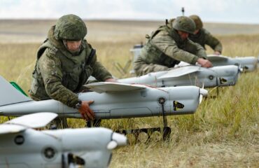 Μαζικά χτυπήματα drones μεταξύ ρωσικών και ουκρανικών δυνάμεων