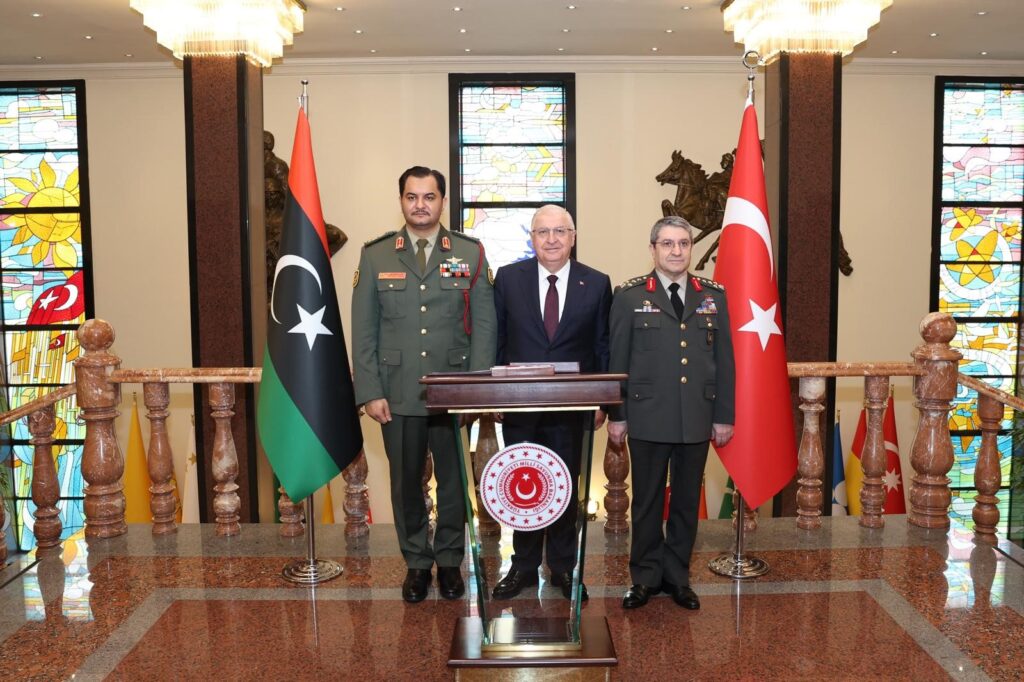 Η Τουρκία «πατάει πόδι» και στην Αν.Λιβύη: Προσκεκλισμένος του τουρκικού επιτελείου ο γιος του Χ.Χάφταρ
