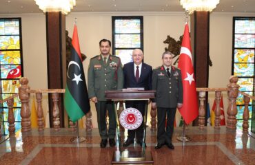 Törökország is "beteszi a lábát Kelet-Líbiába: H. Haftar fiát meghívja a török stáb