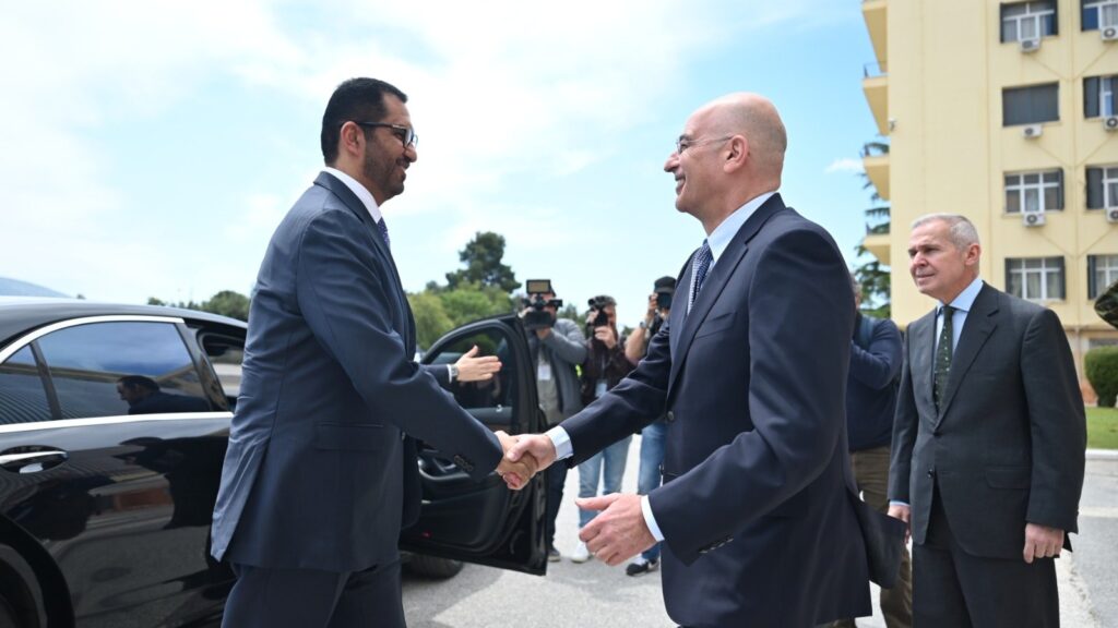 Συνάντηση Ν.Δένδια με τον υπουργό Βιομηχανίας των ΗΑΕ – Στο επίκεντρο η συνεργασία ΕΛΚΑΚ – EDGE