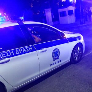 Κουκουλοφόροι ξυλοκόπησαν 17χρονο στον ΗΣΑΠ επειδή είχε τσαντάκι με ελληνική σημαία! – «Με χτυπούσαν 3-4 άτομα»