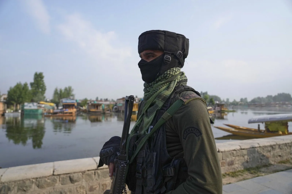 Sindoor: Δείτε τι σημαίνει το όνομα που επέλεξε η Ινδία για τη στρατιωτική επιχείρηση κατά του Πακιστάν