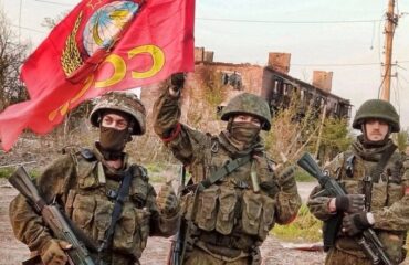 Οι πρώτες ρωσικές σημαίες σηκώθηκαν στο Ποκρόφσκ μετά από εννέα μήνες μαχών!