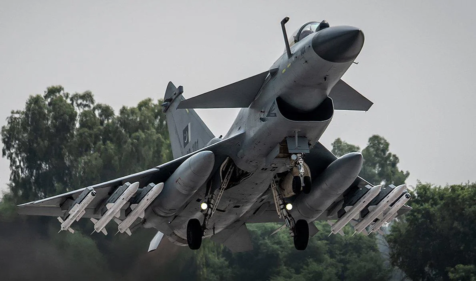 Η κατάρριψη των 3 ινδικών Rafale από J-17 τρομάζει την Ταϊβάν: «Η Κίνα πλέον έχει και ποιότητα εκτός από ποσότητα»