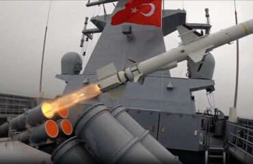 Τουρκία: «Κατευθυνόμενος πύραυλος ATMACA εκτοξεύτηκε από το TCG Kınalıada» (βίντεο)