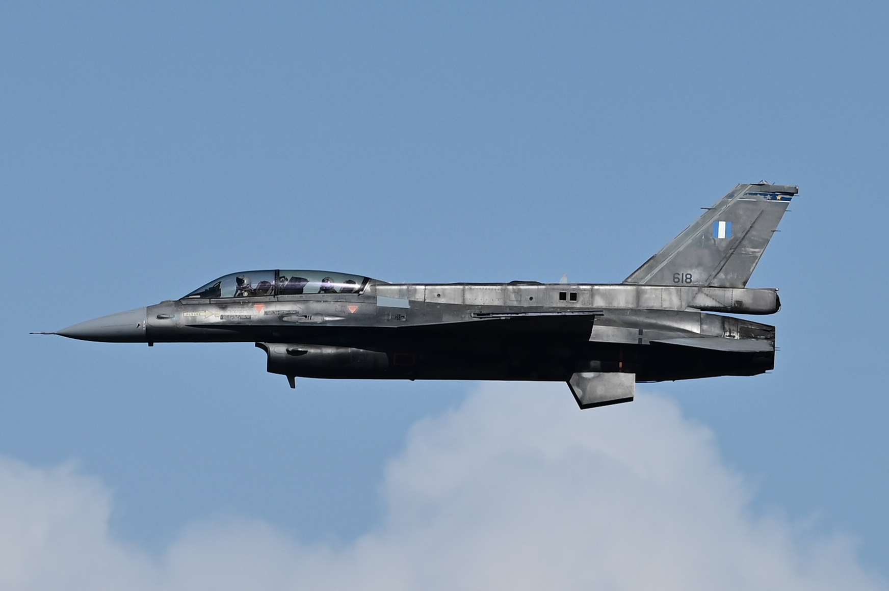 Πιλότοι της 343Μ «υμνούν» τα F-16 Viper: «Μπορούμε να κάνουμε αποστολές αέρος-αέρος και αέρος-εδάφους» (βίντεο)