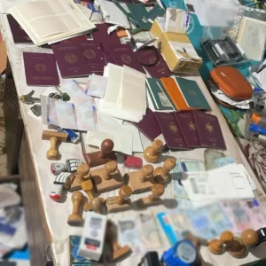 Επιχείρηση «Κέρβερος»: Βίντεο από την έφοδο της ΕΛ.ΑΣ στα διαμερίσματα των δουλεμπόρων στην Αθήνα