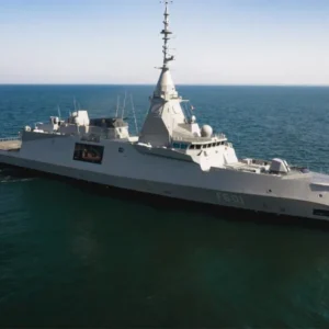Στην ανοιχτή θάλασσα για δοκιμές η φρεγάτα «Κίμων» – Φωτογραφίες με την πρώτη ελληνική FDI