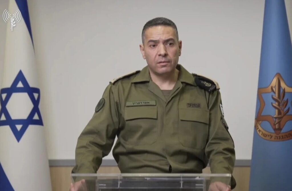 Εκπρόσωπος IDF Έφι Ντεφρίν: «Βομβαρδίσαμε υπόγεια εγκατάσταση όπλων στο δυτικό Ιράν»