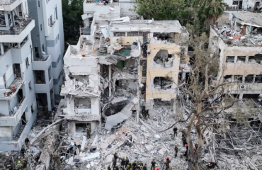 Βίντεο: Φρικτές εικόνες καταστροφής αντικρίζουν οι κάτοικοι του Τελ Αβίβ κάθε πρωί που ξυπνάνε