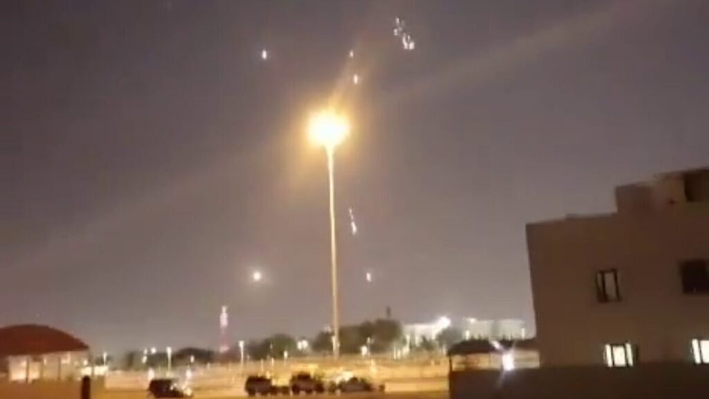 Κατάρ: «Αναχαιτίστηκαν με επιτυχία οι βαλλιστικοί πύραυλοι που χτύπησαν την αμερικανική βάση Al Udeid»