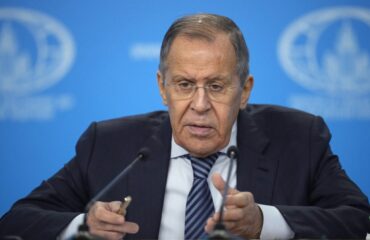 Σ.Λαβρόφ: «Οι Ε.Μακρόν και Φ.Μερτς επιστρέφουν σε εποχές που οι χώρες τους ήθελαν να κατακτήσουν όλη την Ευρώπη»
