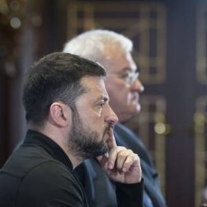 Ο B.Ζελένσκι παραπονιέται ότι οι δυτικοί χρηματοδότες αργούν πολύ να στείλουν λεφτά