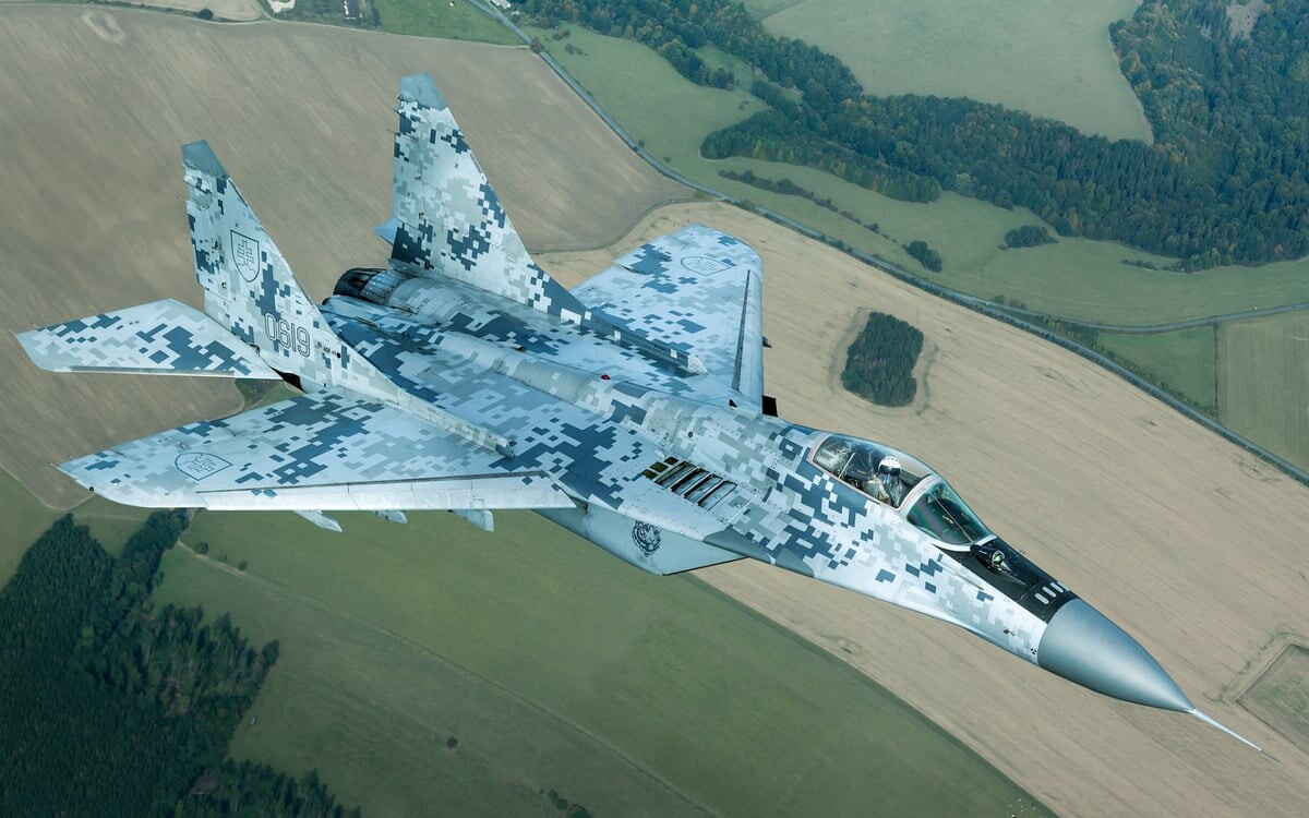 Με γαλλική βόμβα «AASM-250 HAMMER» ουκρανικό MiG-29 βομβάρδισε σημείο ανάπτυξης των Ρώσων (βίντεο)