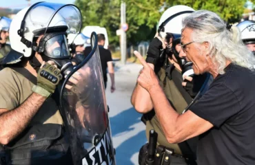 Crown Iris: Αποβιβάστηκαν παρά τα επεισόδια οι Ισραηλινοί τουρίστες του κρουαζιερόπλοιου