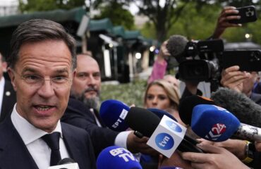 Μαρκ Ρούτε: «Δεν συζητήσαμε την ένταξη της Ουκρανίας στο ΝΑΤΟ, ούτε την παρουσία στρατευμάτων μας εκεί» (βίντεο)