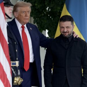 Ο Ν.Τραμπ έριξε «αιχμή» στον Β.Ζελένσκι για τις… ανύπαρκτες προεκλογικές εκστρατείες του!