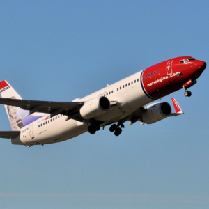 Τρόμος για 181 επιβάτες αεροσκάφους της Norwegian στη Σουηδία: Εξερράγη ο τροχός κατά την απογείωση